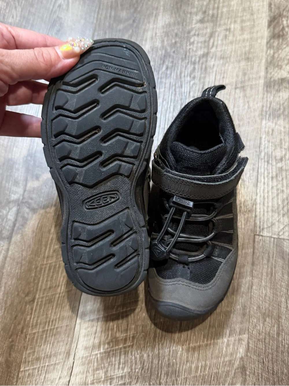 KEEN Hikeport 2 Sport Mid WP Hiking Boots Black Gray Size 10 Euc